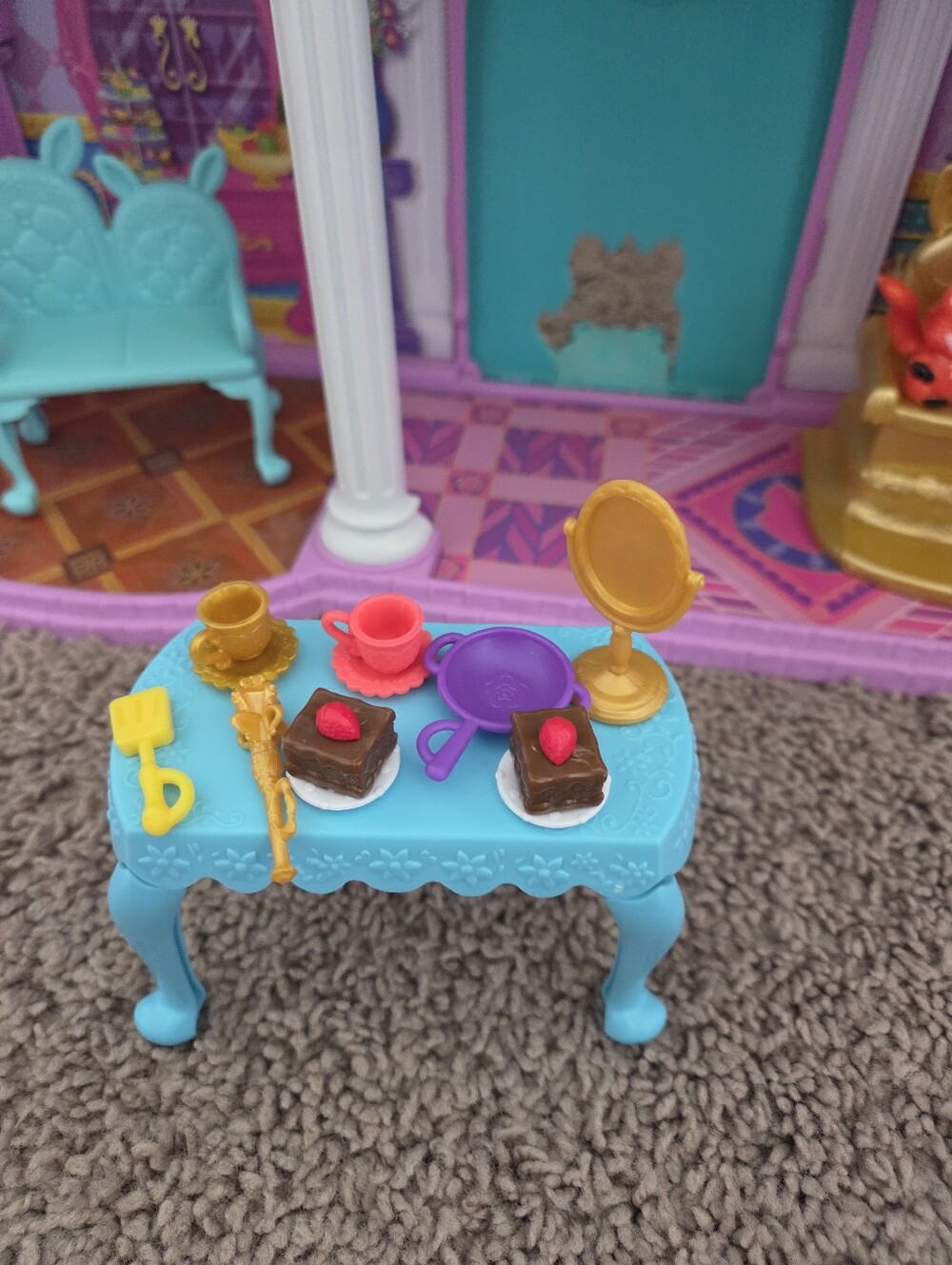 Enchantimals Royal Ball Castle Playset - Picture 7 of 9